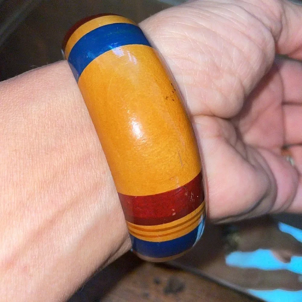‎Vtg 70s light wooden painted bangle bracelet